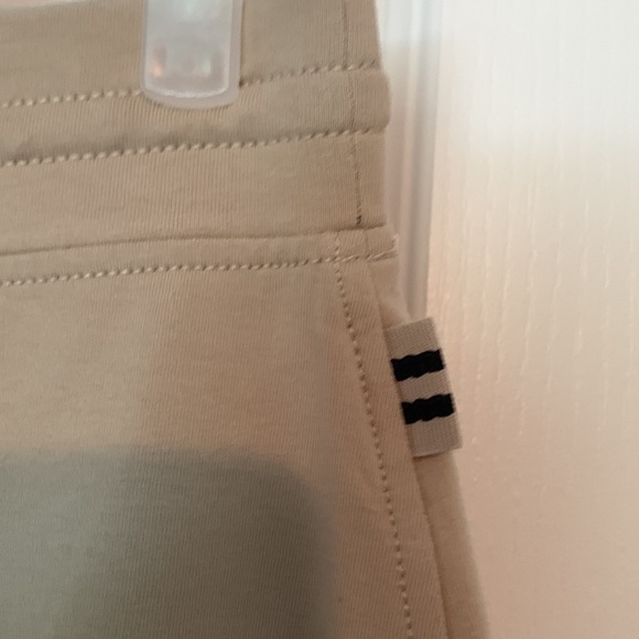 Relaxed fit wide leg sweat pant. NWOT - Picture 2 of 6